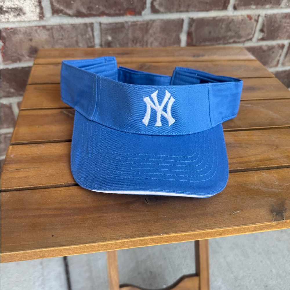 New York Yankees Adjustable Visor NWOT 100% Cotton Embroidered